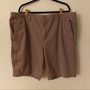 - Columbia Omni Shield Khaki Tan Cargo Shorts Men’s Size 46 EUC